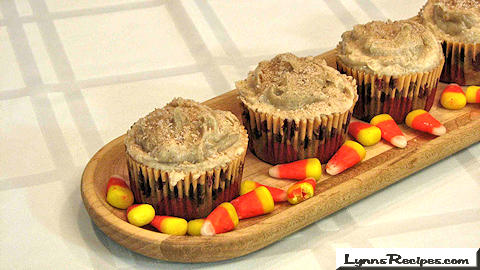 Pumpkin Cupcakes with Cinnamon Sugar Frosting