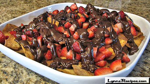 Lynn's Recipes Cooking Tip # 10 --  Strawberry & Chocolate Nachos